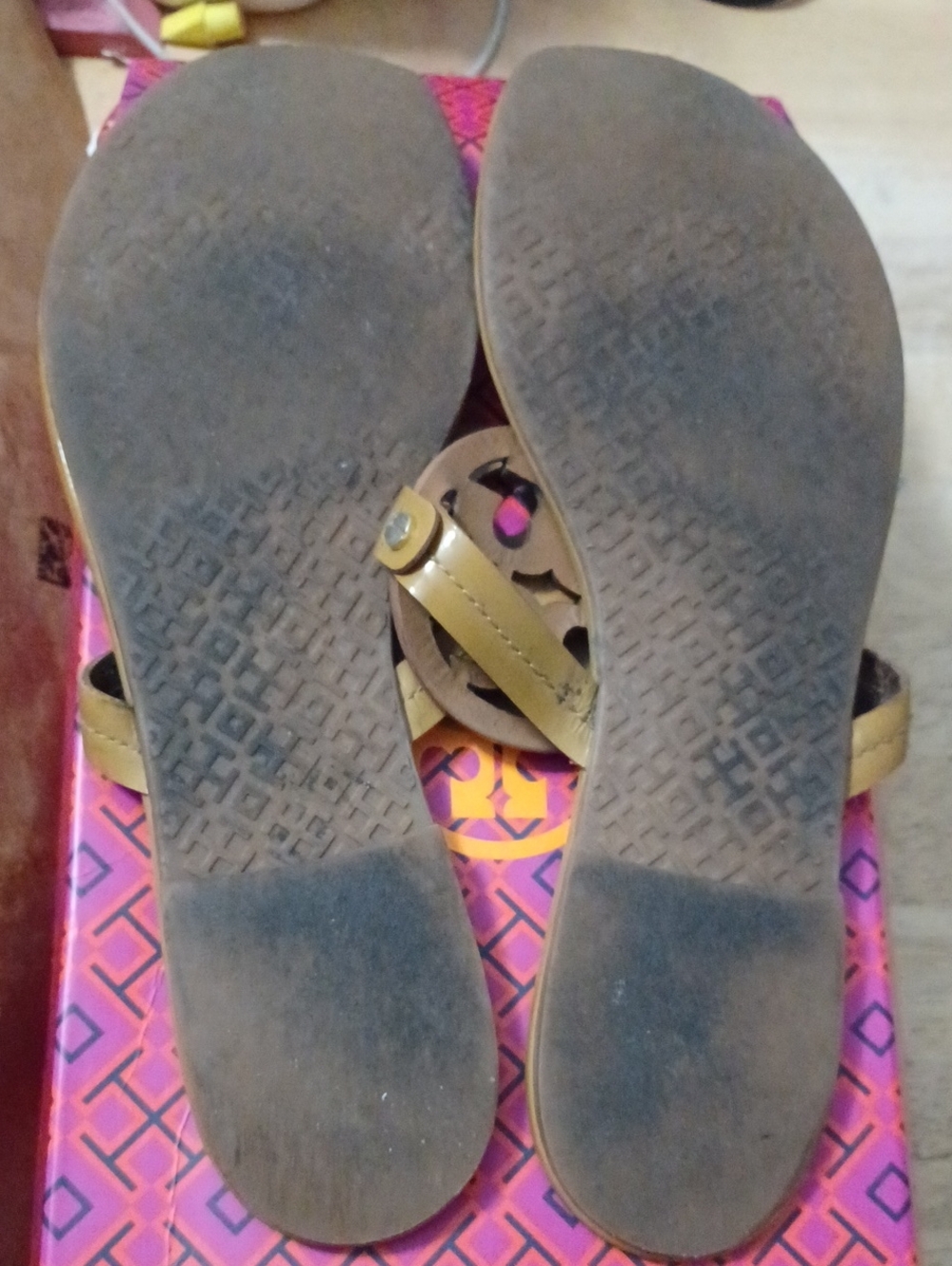 Tory Burch Tan Miller Calf Leather Logo Thong Sandals Size 10 - Picture 10 of 16